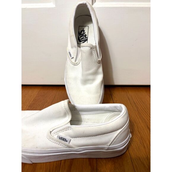 Vans Classic Slip-On Shoes – White Canvas – Women’s 8 / Men’s 6.5 - Picture 2 of 5